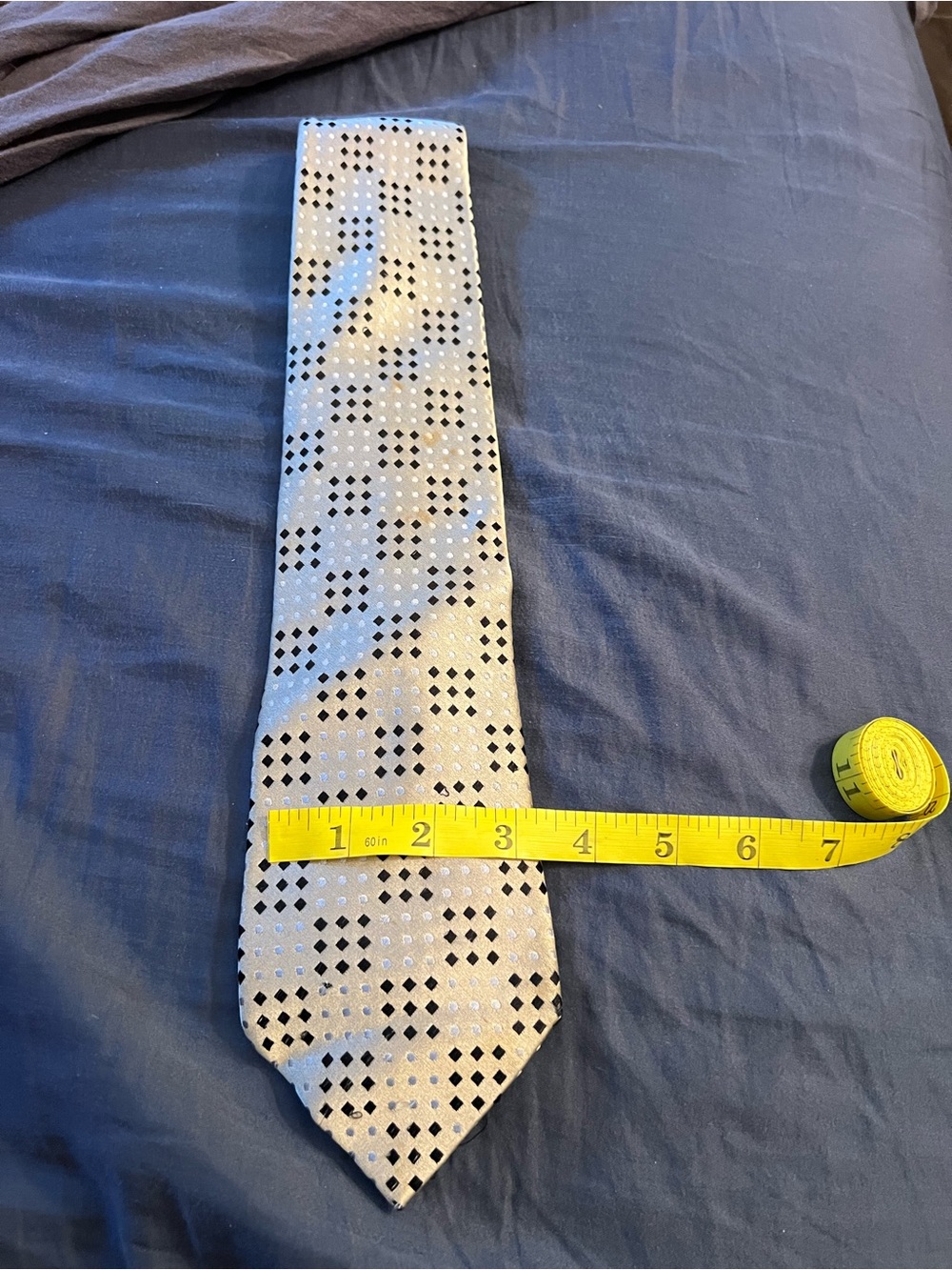 Silver Geometric Pattern Men’s Tie